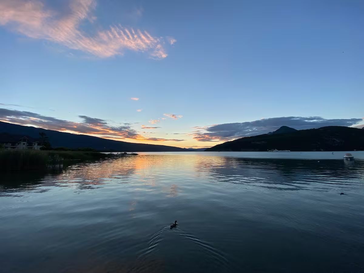 Le lac au crépuscule