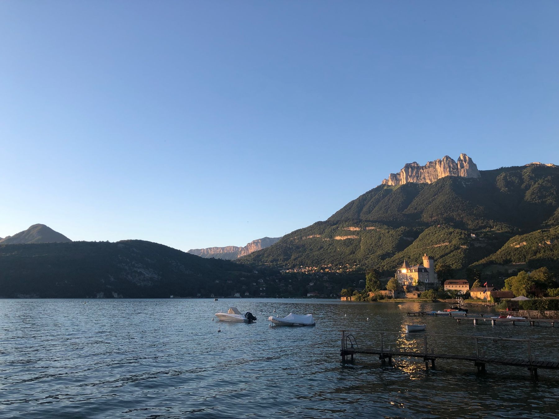 La rive et les Dents de Lanfon